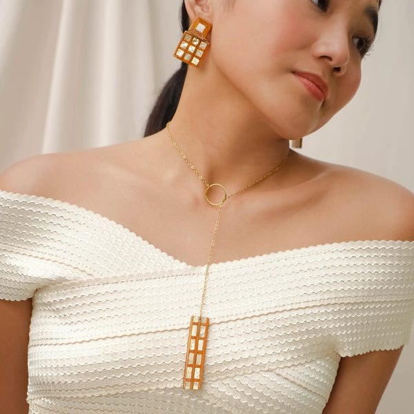 Capiz Lazo Necklace